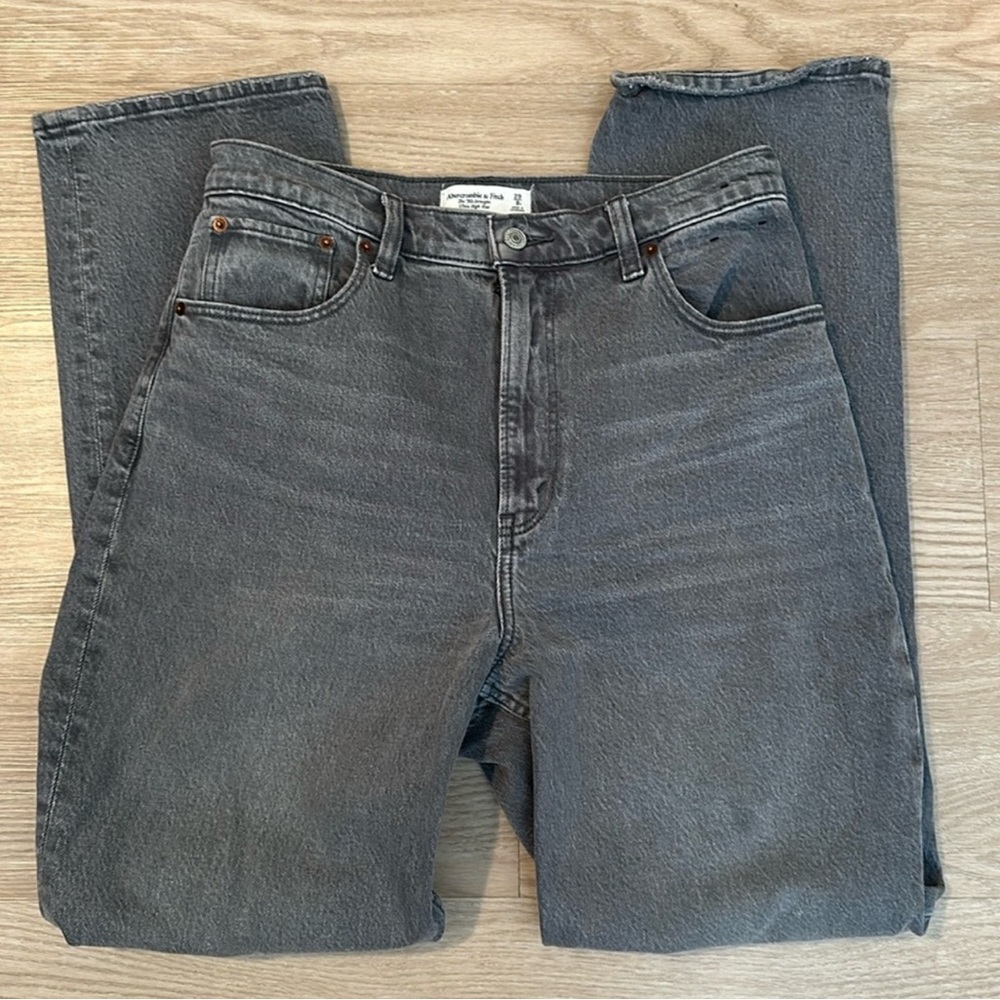 Abercrombie & Fitch Curve Love The 90s Straight Ultra High Rise Jeans